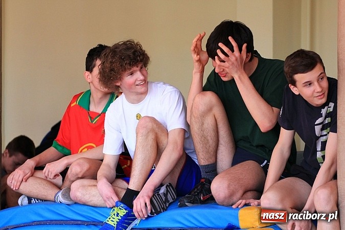 Zdjęcie w galerii na portalu naszraciborz.pl: Lekkoatleci z gimnazjów rywalizowali w ZSOMS wiadomości z regionu