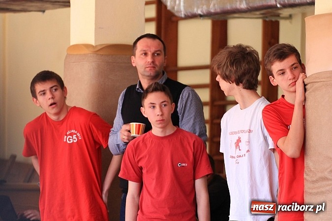 Zdjęcie w galerii na portalu naszraciborz.pl: Lekkoatleci z gimnazjów rywalizowali w ZSOMS wiadomości z regionu