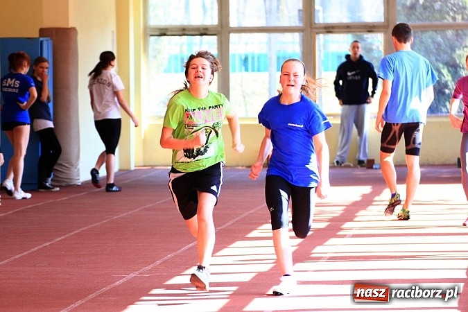 Zdjęcie w galerii na portalu naszraciborz.pl: Lekkoatleci z gimnazjów rywalizowali w ZSOMS wiadomości z regionu