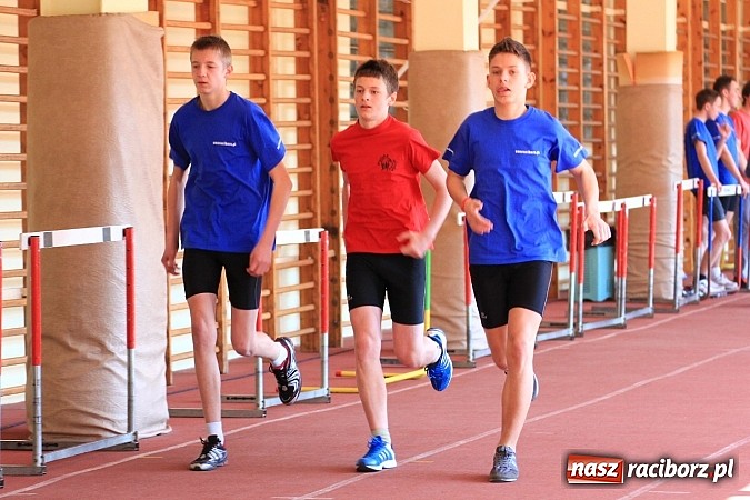 Zdjęcie w galerii na portalu naszraciborz.pl: Lekkoatleci z gimnazjów rywalizowali w ZSOMS wiadomości z regionu