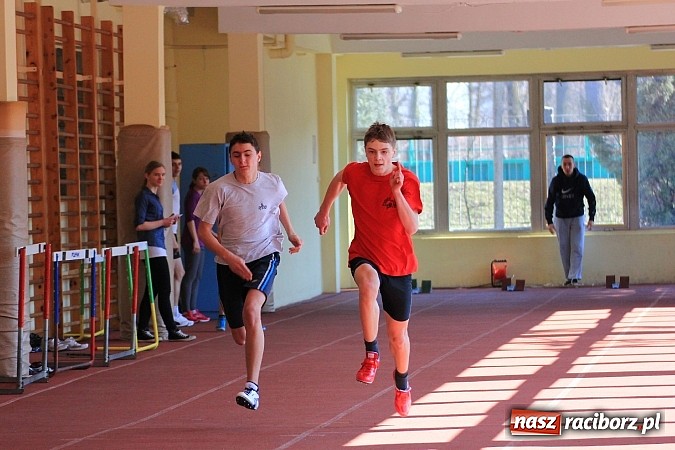Zdjęcie w galerii na portalu naszraciborz.pl: Lekkoatleci z gimnazjów rywalizowali w ZSOMS wiadomości z regionu