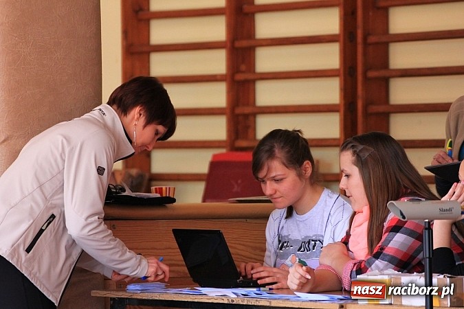Zdjęcie w galerii na portalu naszraciborz.pl: Lekkoatleci z gimnazjów rywalizowali w ZSOMS wiadomości z regionu