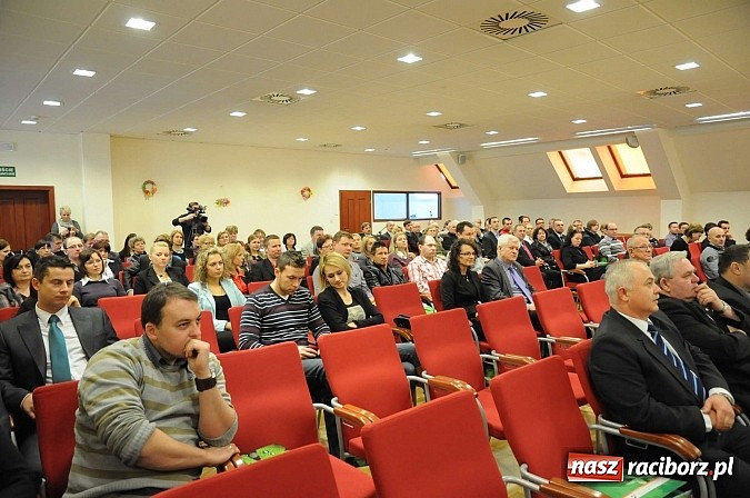 Zdjęcie w galerii na portalu naszraciborz.pl: Pedagodzy bez pracy. Wielu rejestruje się dla składki. Kwitnie zatrudnienie na czarno wiadomości z regionu