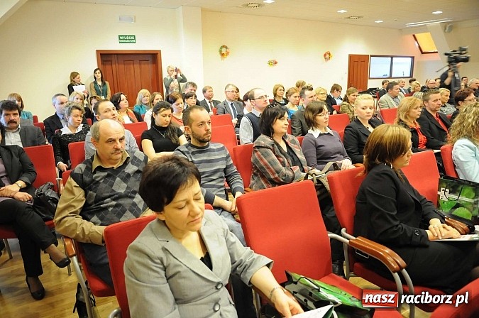 Zdjęcie w galerii na portalu naszraciborz.pl: Pedagodzy bez pracy. Wielu rejestruje się dla składki. Kwitnie zatrudnienie na czarno wiadomości z regionu
