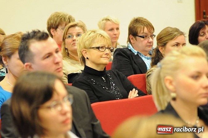 Zdjęcie w galerii na portalu naszraciborz.pl: Pedagodzy bez pracy. Wielu rejestruje się dla składki. Kwitnie zatrudnienie na czarno wiadomości z regionu