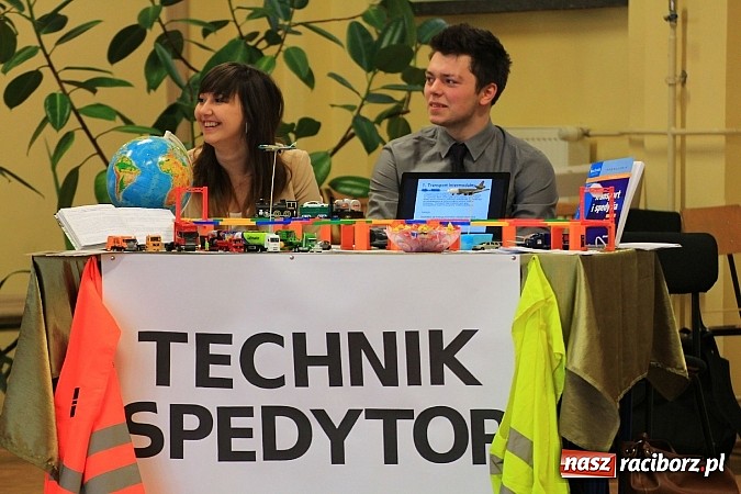 Zdjęcie w galerii na portalu naszraciborz.pl: Wagary z warsztatami i humorem w Ekonomiku wiadomości z regionu