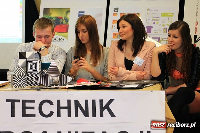 Zdjęcie w galerii na portalu naszraciborz.pl: Wagary z warsztatami i humorem w Ekonomiku wiadomości z regionu