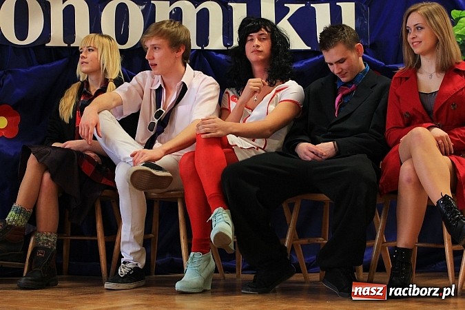 Zdjęcie w galerii na portalu naszraciborz.pl: Wagary z warsztatami i humorem w Ekonomiku wiadomości z regionu