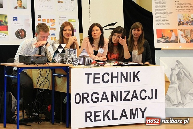 Zdjęcie w galerii na portalu naszraciborz.pl: Wagary z warsztatami i humorem w Ekonomiku wiadomości z regionu