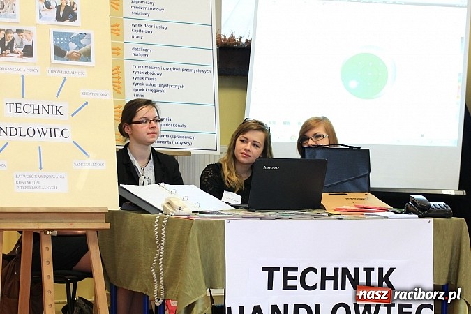 Zdjęcie w galerii na portalu naszraciborz.pl: Wagary z warsztatami i humorem w Ekonomiku wiadomości z regionu