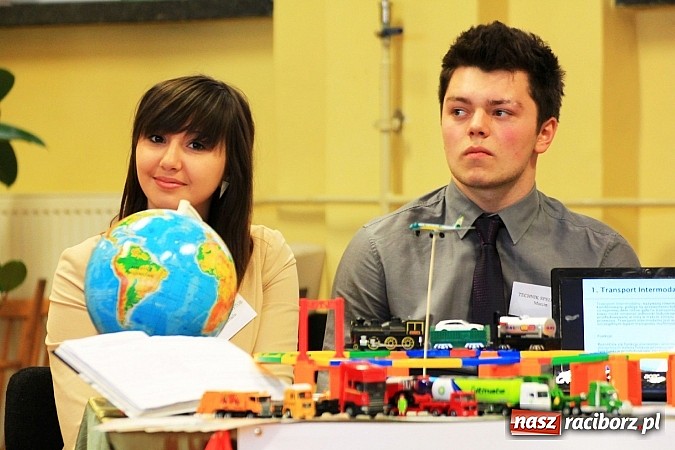 Zdjęcie w galerii na portalu naszraciborz.pl: Wagary z warsztatami i humorem w Ekonomiku wiadomości z regionu