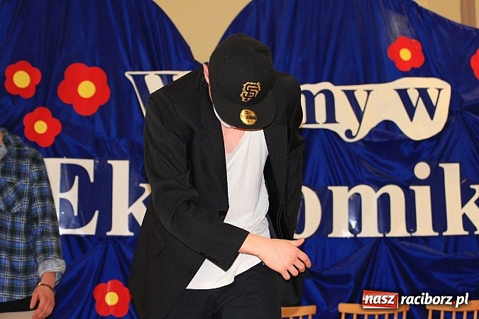 Zdjęcie w galerii na portalu naszraciborz.pl: Wagary z warsztatami i humorem w Ekonomiku wiadomości z regionu