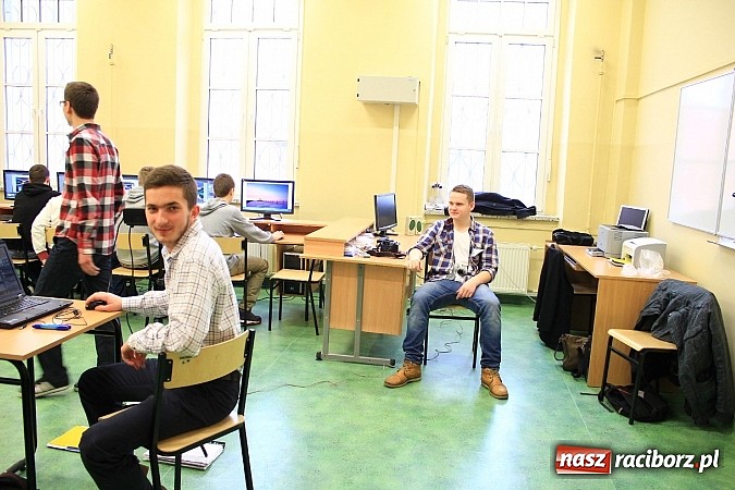 Zdjęcie w galerii na portalu naszraciborz.pl: Wagary z warsztatami i humorem w Ekonomiku wiadomości z regionu