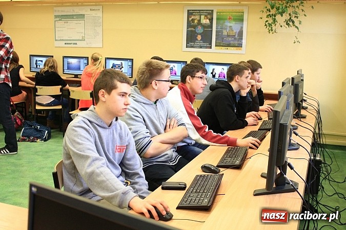 Zdjęcie w galerii na portalu naszraciborz.pl: Wagary z warsztatami i humorem w Ekonomiku wiadomości z regionu