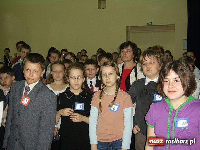 Zdjęcie w galerii na portalu naszraciborz.pl: Matematyczny CZAR PAR w SP nr 4 wiadomości z regionu