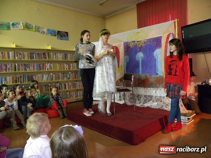 Zdjęcie w galerii na portalu naszraciborz.pl: W poszukiwaniu Świętego Graala i inne legendy wiadomości z regionu