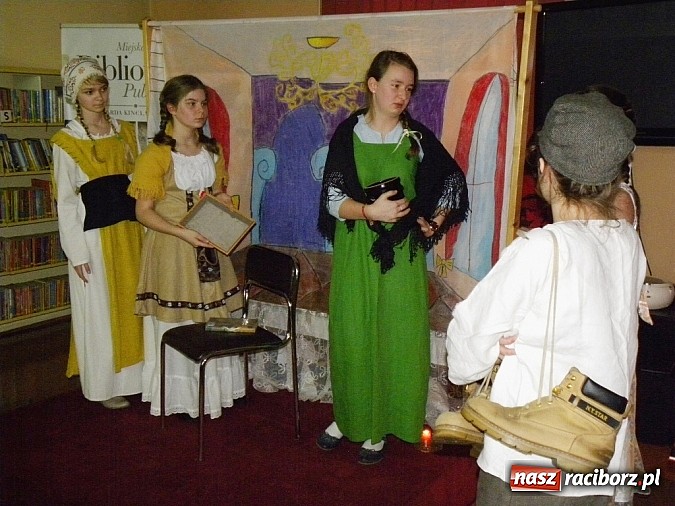 Zdjęcie w galerii na portalu naszraciborz.pl: W poszukiwaniu Świętego Graala i inne legendy wiadomości z regionu