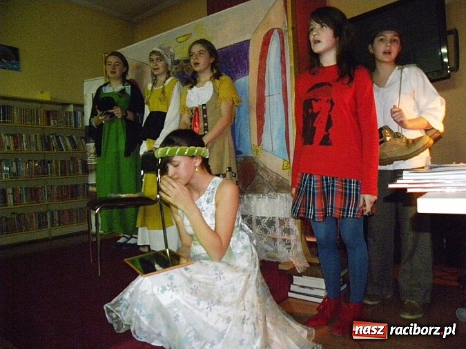 Zdjęcie w galerii na portalu naszraciborz.pl: W poszukiwaniu Świętego Graala i inne legendy wiadomości z regionu