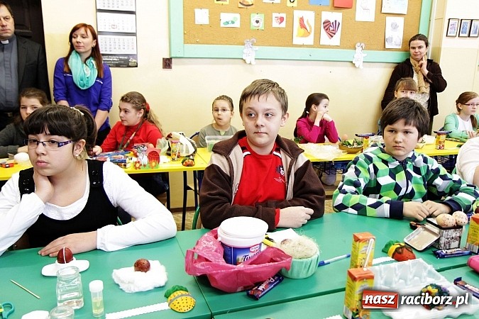 Zdjęcie w galerii na portalu naszraciborz.pl: W Nędzy wybrano najpiękniejsze kroszonki wiadomości z regionu