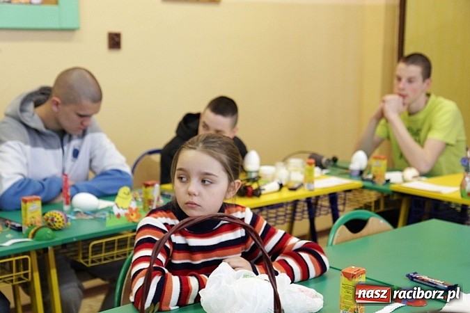 Zdjęcie w galerii na portalu naszraciborz.pl: W Nędzy wybrano najpiękniejsze kroszonki wiadomości z regionu