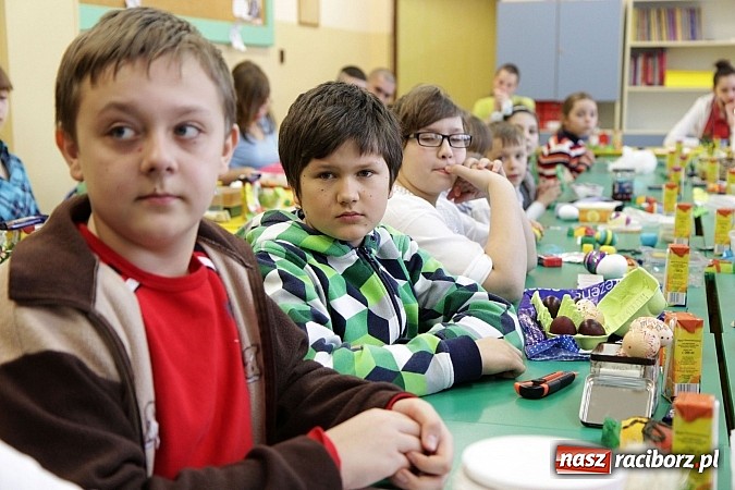 Zdjęcie w galerii na portalu naszraciborz.pl: W Nędzy wybrano najpiękniejsze kroszonki wiadomości z regionu