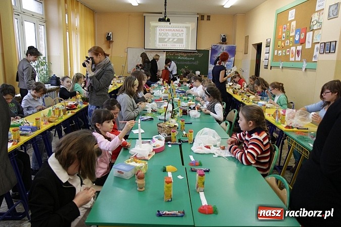 Zdjęcie w galerii na portalu naszraciborz.pl: W Nędzy wybrano najpiękniejsze kroszonki wiadomości z regionu