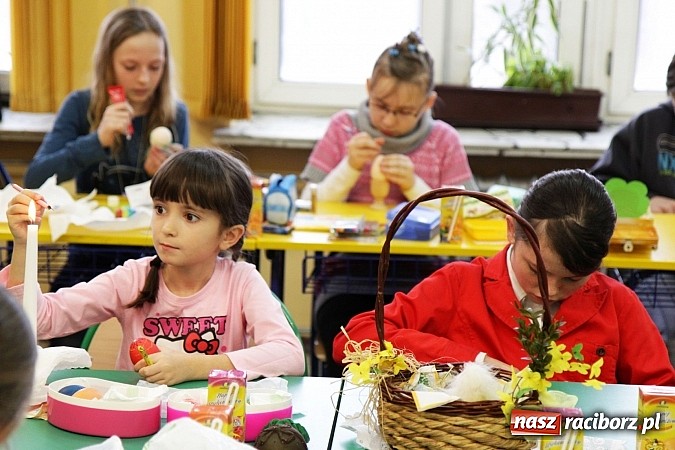 Zdjęcie w galerii na portalu naszraciborz.pl: W Nędzy wybrano najpiękniejsze kroszonki wiadomości z regionu