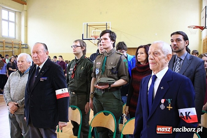 Zdjęcie w galerii na portalu naszraciborz.pl: W II LO uczcili pamięć żołnierzy wyklętych wiadomości z regionu