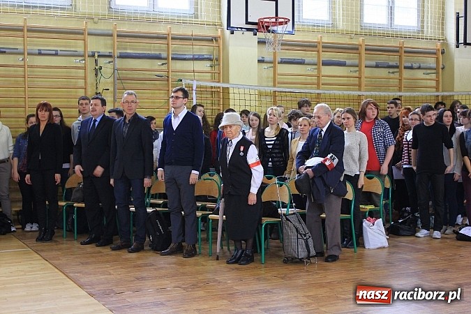 Zdjęcie w galerii na portalu naszraciborz.pl: W II LO uczcili pamięć żołnierzy wyklętych wiadomości z regionu