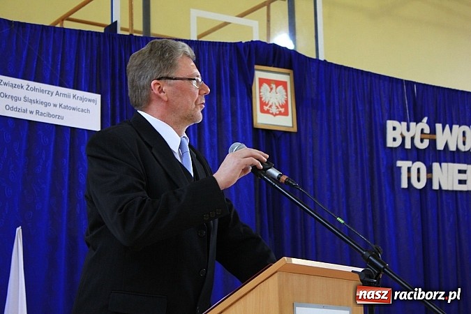 Zdjęcie w galerii na portalu naszraciborz.pl: W II LO uczcili pamięć żołnierzy wyklętych wiadomości z regionu