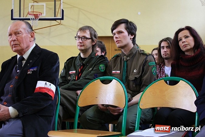 Zdjęcie w galerii na portalu naszraciborz.pl: W II LO uczcili pamięć żołnierzy wyklętych wiadomości z regionu