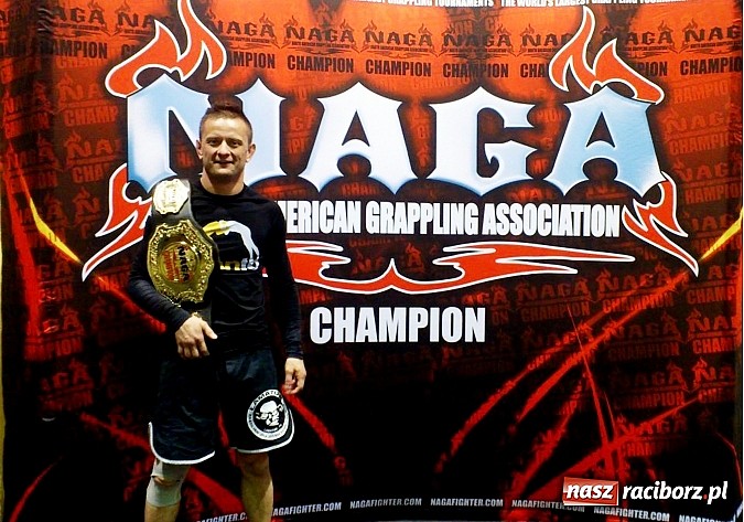 Zdjęcie w galerii na portalu naszraciborz.pl: Grzegorz Bąk z czarnym pasem BJJ wiadomości z regionu