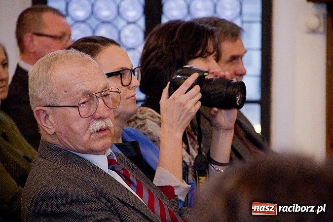 Zdjęcie w galerii na portalu naszraciborz.pl: Olimpijskie ...wnętrze szuflady wiadomości z regionu