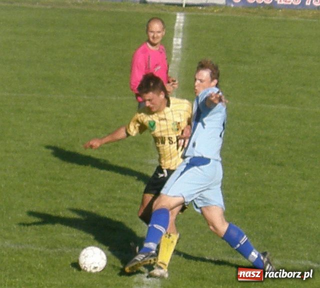 Zdjęcie w galerii na portalu naszraciborz.pl: Dobitka na wagę trzech punktów wiadomości z regionu