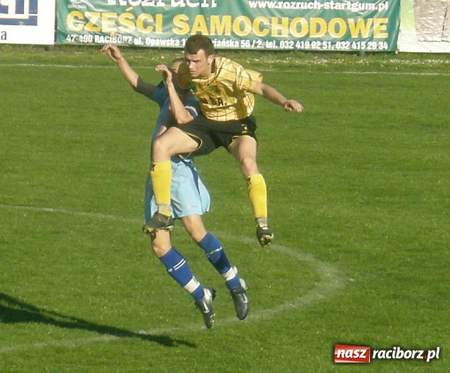 Zdjęcie w galerii na portalu naszraciborz.pl: Dobitka na wagę trzech punktów wiadomości z regionu