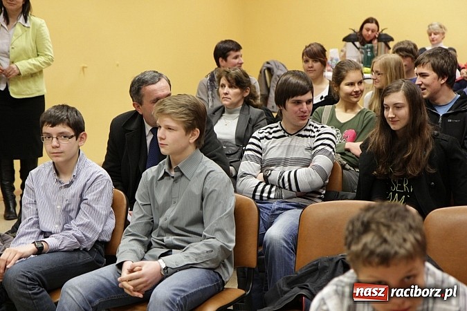 Zdjęcie w galerii na portalu naszraciborz.pl: Kasia Szczupider wygrała Turniej Mądrych Głów wiadomości z regionu