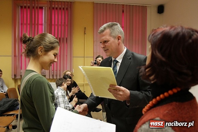 Zdjęcie w galerii na portalu naszraciborz.pl: Kasia Szczupider wygrała Turniej Mądrych Głów wiadomości z regionu