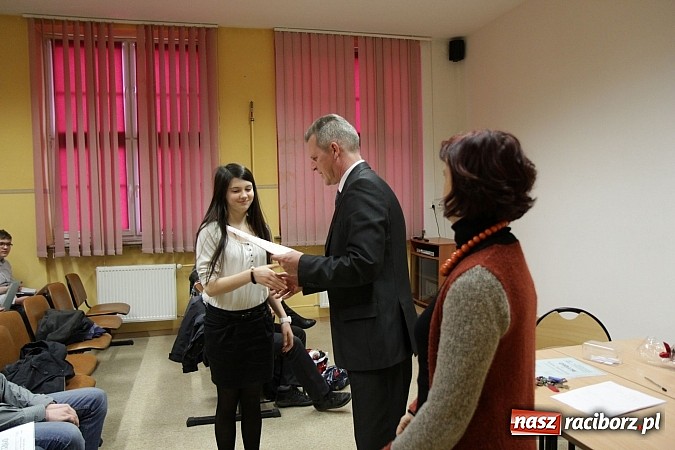 Zdjęcie w galerii na portalu naszraciborz.pl: Kasia Szczupider wygrała Turniej Mądrych Głów wiadomości z regionu
