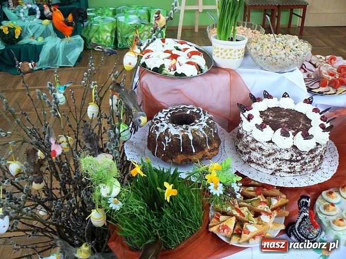 Zdjęcie w galerii na portalu naszraciborz.pl: Kiermasz potraw wielkanocnych w Kobyli wiadomości z regionu