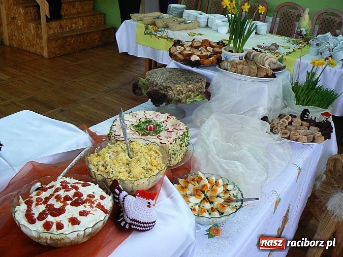 Zdjęcie w galerii na portalu naszraciborz.pl: Kiermasz potraw wielkanocnych w Kobyli wiadomości z regionu