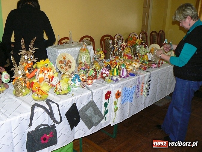 Zdjęcie w galerii na portalu naszraciborz.pl: Kiermasz potraw wielkanocnych w Kobyli wiadomości z regionu