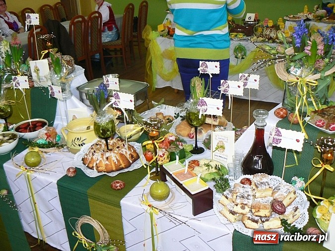 Zdjęcie w galerii na portalu naszraciborz.pl: Kiermasz potraw wielkanocnych w Kobyli wiadomości z regionu