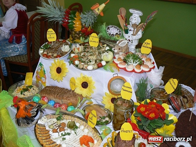 Zdjęcie w galerii na portalu naszraciborz.pl: Kiermasz potraw wielkanocnych w Kobyli wiadomości z regionu