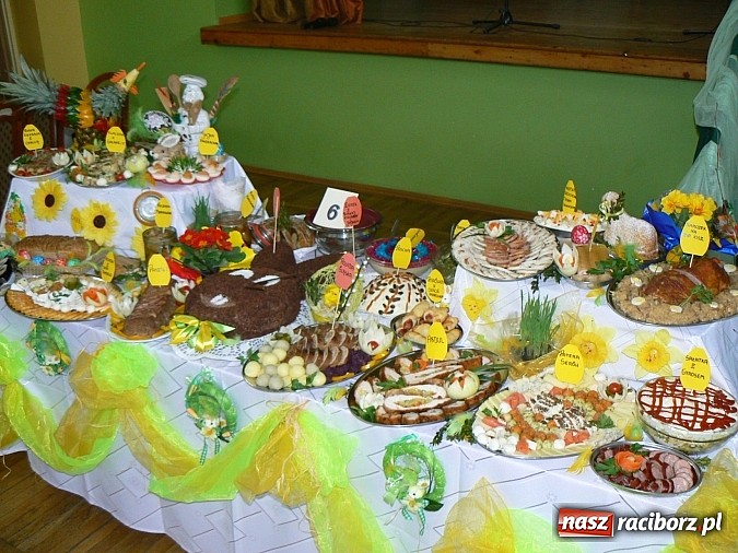 Zdjęcie w galerii na portalu naszraciborz.pl: Kiermasz potraw wielkanocnych w Kobyli wiadomości z regionu