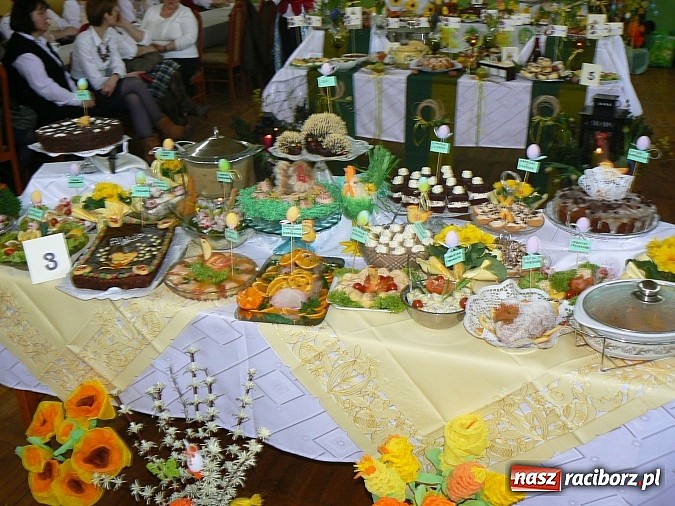 Zdjęcie w galerii na portalu naszraciborz.pl: Kiermasz potraw wielkanocnych w Kobyli wiadomości z regionu