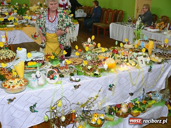 Zdjęcie w galerii na portalu naszraciborz.pl: Kiermasz potraw wielkanocnych w Kobyli wiadomości z regionu