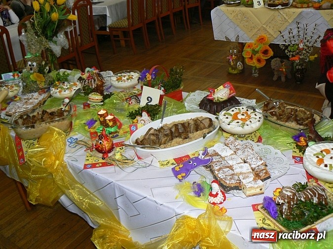 Zdjęcie w galerii na portalu naszraciborz.pl: Kiermasz potraw wielkanocnych w Kobyli wiadomości z regionu