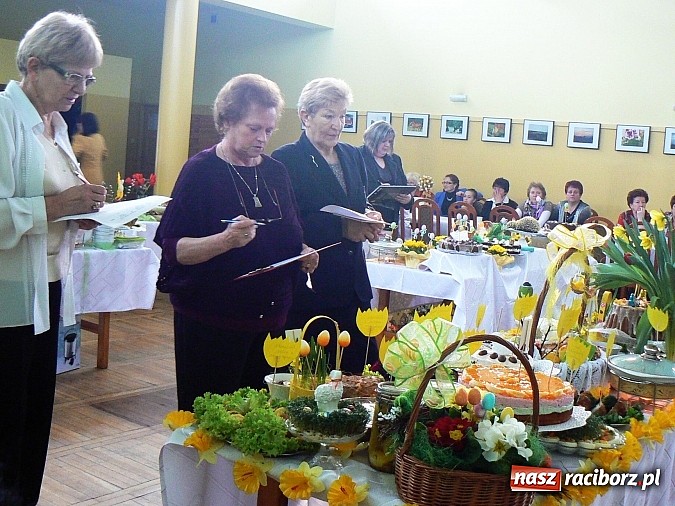 Zdjęcie w galerii na portalu naszraciborz.pl: Kiermasz potraw wielkanocnych w Kobyli wiadomości z regionu