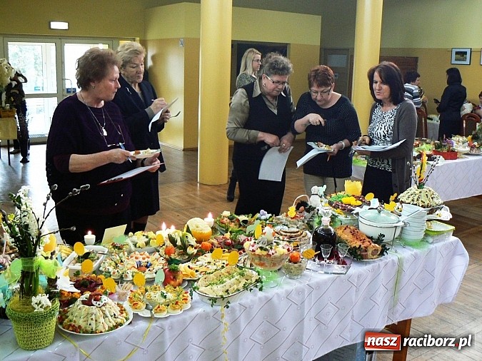Zdjęcie w galerii na portalu naszraciborz.pl: Kiermasz potraw wielkanocnych w Kobyli wiadomości z regionu