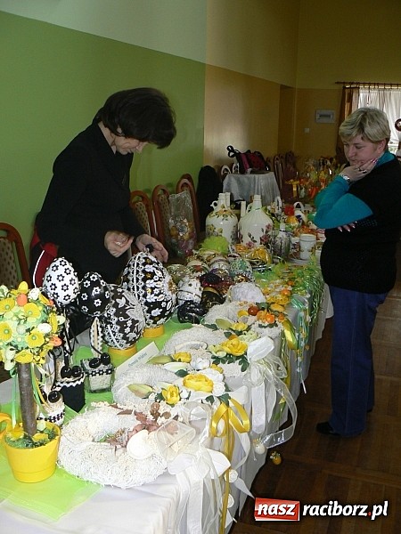 Zdjęcie w galerii na portalu naszraciborz.pl: Kiermasz potraw wielkanocnych w Kobyli wiadomości z regionu